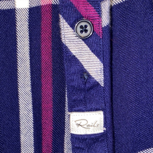 Rails Plaid Sleeveless Vest - Picture 3 of 9